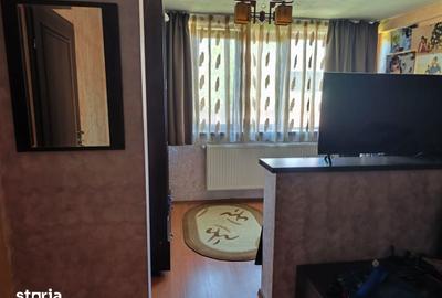 Casă cu 6 camere cu Teren 400 Mp în Podari - 13