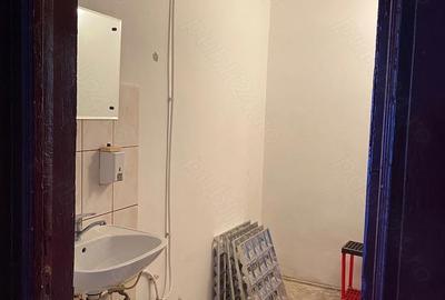 Spațiu comercial, de 70 mp, în Central - 3