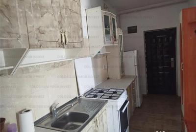 Garsonieră decomandată în Central - 8