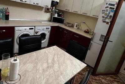 Apartament cu 3 camere, mobilat în Centrul Civic