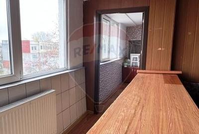 Apartament 4 camere de vanzare in Micro 16, Galati - 88,29 mp utili - 5