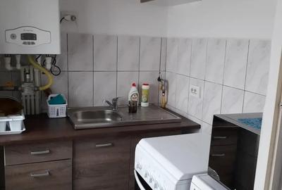 Garsonieră decomandată în Central