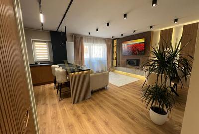 Apartament cu 3 camere semidecomandat, mobilat în Zorilor