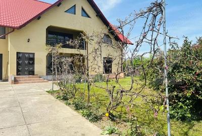 Casă cu 6 camere cu Teren 2500 Mp în Central - 12