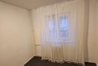 Oportunitate in Centrul Civic: camera la parter cu utilitati - 2