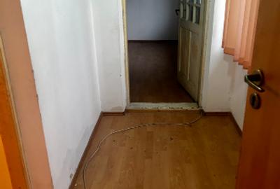 Casă cu 4 camere cu Canalizare în Central - 5