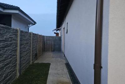 Casă cu 3 camere în Moșnița Nouă - 7