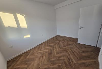 Duplex cu 3 camere cu Canalizare în Ghiroda - 4