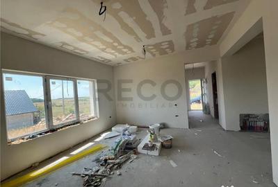 Casă cu 4 camere cu Teren 500 Mp în Sânmartin - 6