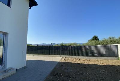 Casă cu 4 camere cu Canalizare în Cristian - 10