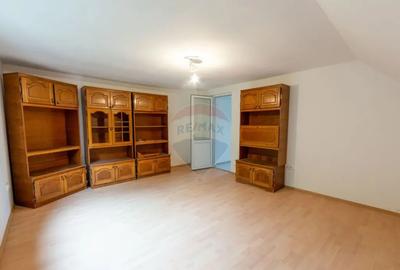 Casă cu 5 camere cu Teren 378 Mp în Purcăreni - 12