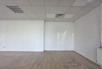 Zona Traian 50 mp Parter trafic intens pietonal vitrina 9 ml Zona Traian 50 mp Parter trafic intens pietonal vitrina 9 ml - 1