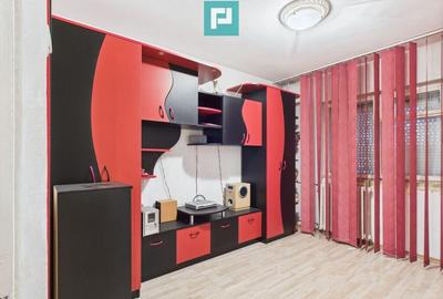 Apartament decomandat parter Pia?a Miori?a