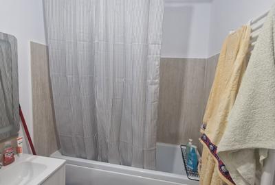 Spațiu comercial, de 120 mp, în Central - 8