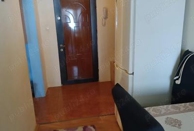 Garsonieră decomandată în Decebal - 1