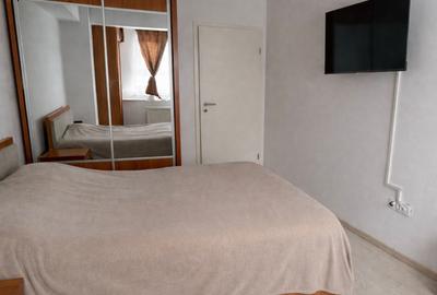 Apartament cu 3 camere decomandat în 13 Decembrie - 5