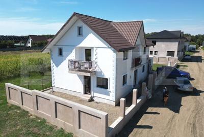 Casa cu 5 camere + garaj , situata in Valea Ursului - 1