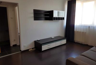 Apartament cu 3 camere semidecomandat în Drumul Taberei - 1