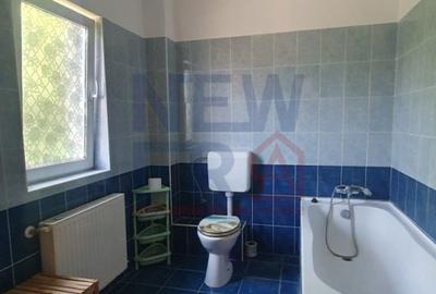Casă cu 3 camere cu Teren 250 Mp în Central
