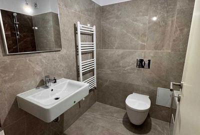 Apartament cu 2 camere decomandat în Tractorul