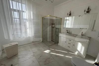 Casă cu 10 camere cu Teren 1143 Mp în Malu Mare - 9