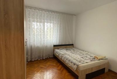 Apartament cu 2 camere decomandat în Craiovița Nouă