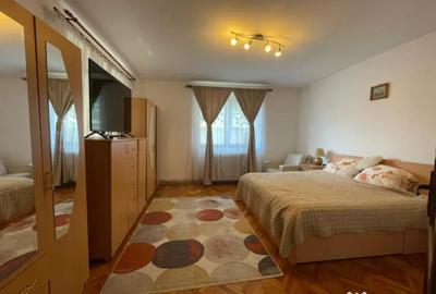 Casă cu 5 camere cu Teren 300 Mp în Central - 2