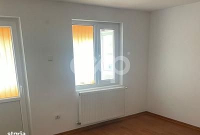 Casă cu 6 camere cu Teren 3646 Mp în Ardeoani - 4