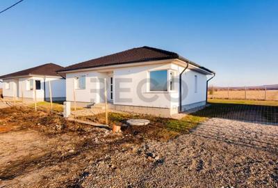 Casă cu 3 camere cu Canalizare în Rontău - 12