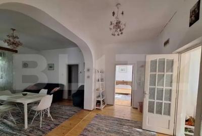 Casă cu 5 camere cu Canalizare în Central - 3