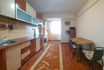 Apartament cu 3 camere decomandat în Micro 18 - 2