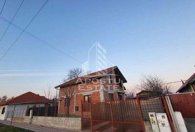 Casa individuala,190 mp utili,garaj si teren de 700 mp,Satchinez - 2