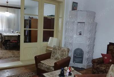 Proprietate deosebita ideala pentru o familie numeroasa sau investitie - 4