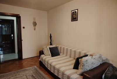 Apartament 2 camere decomandat etaj 1 Piața - 1