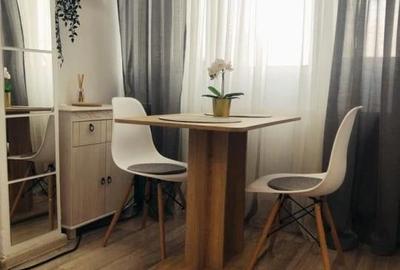 Garsonieră în Titan - 2