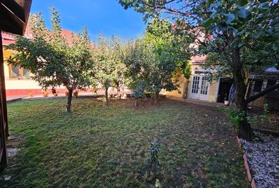 Casă cu 5 camere cu Teren 978 Mp în Central - 11