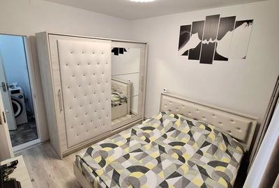 Apartament cu 2 camere semidecomandat în Calea București