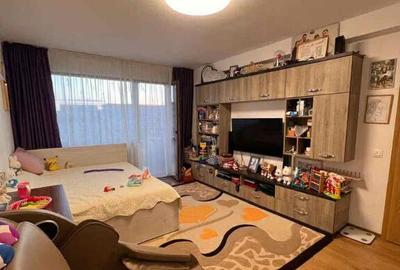 Apartament 2 camere, decomandat - zona Tractorul - 1