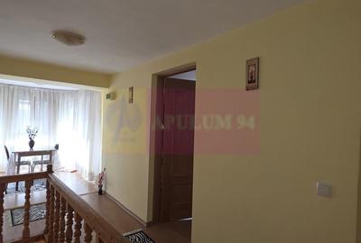 Casă cu 3 camere în Central