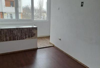 Apartament cu 2 camere semidecomandat în Central - 3