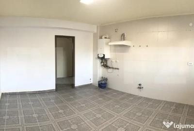 Casă cu 7 camere cu Teren 445 Mp în Central - 7