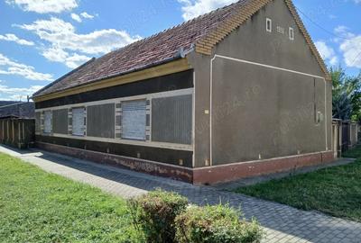 Casa de vanzare in ora?ul Curtici - 1