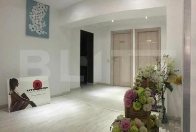 Spațiu comercial, de 290 mp, în Micro 3 - 14