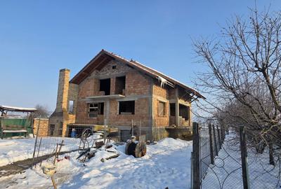Casă cu 4 camere în Central - 3