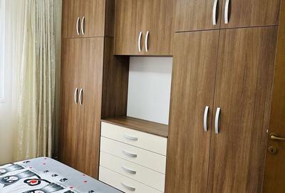 Apartament cu 2 camere decomandat în Tractorul - 3
