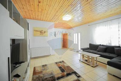 Casa ?i teren de 1397 mp de vanzare in Ineu, la 18 km de Oradea