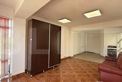 Spațiu comercial, de 307 mp, în Central - 9