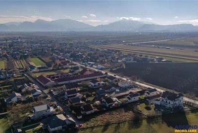 Casa la rosu cu 3 dormitoare, garaj si bransamente utilitati, Harman - 2