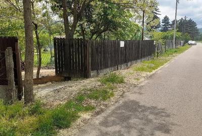 Teren de 1200 mp, în Brădeanca