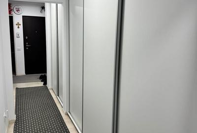 Apartament cu 3 camere decomandat în Tractorul - 7